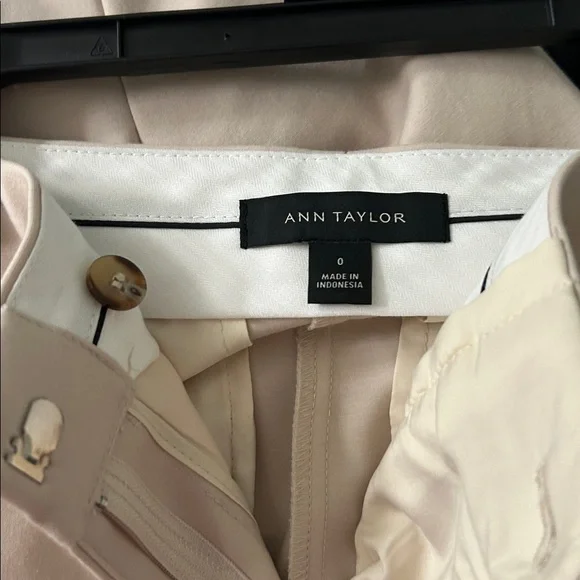 Ann Taylor Beige Suit Set- Blazer size 4, Pants size 0 - Picture 7 of 7